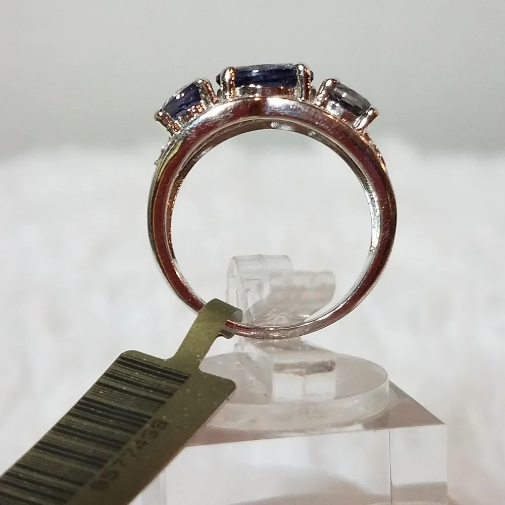 IOLITE AND DIAMOND RING - Picture 2 of 8